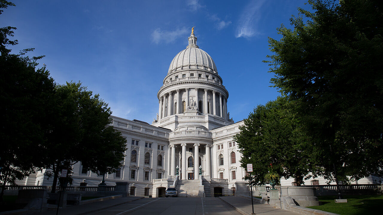 capitol-wisconsin-2021-m.jpg